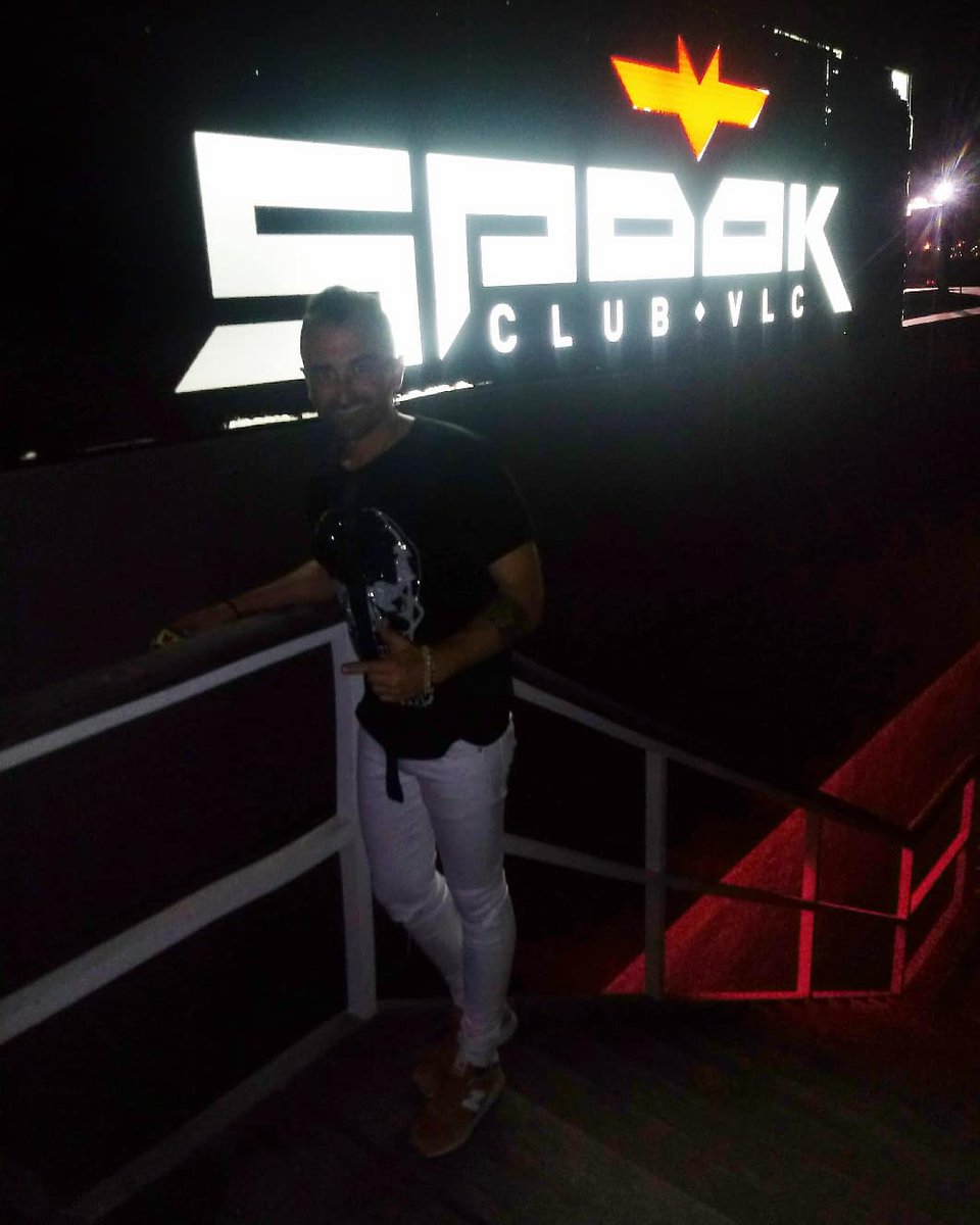 FranLara__'s tweet photo. Un honor haber participado en la primera parte del XXXIV ANIVERSARIO de #Spookfactoryvlc junto a los compañeros y amigos #roberTOprada y @sergioaurell (DRUIDAS) que lo dieron todo, y gracias a #felixspook por la confianza en mi trabajo por segundo año consecutivo .. GRACIAS !! https://t.co/jLduLxpajU