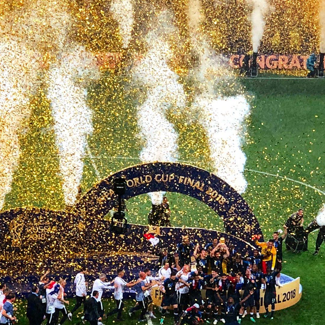 MedvedevRussia's tweet image. Великолепный финал! Франция - чемпион. Россия провела лучший Чемпионат мира по футболу!