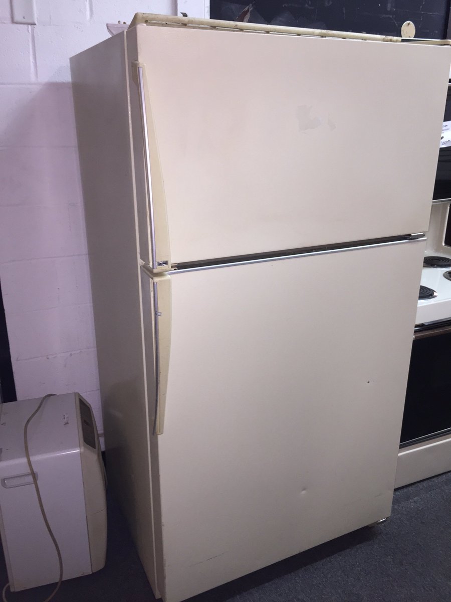 ( SALE )
 Refrigerator Amana Freezer &amp; Refrigerator adjustable shelves model TX25R4L115 VAC 160HZ 8.3 Amps $150.00