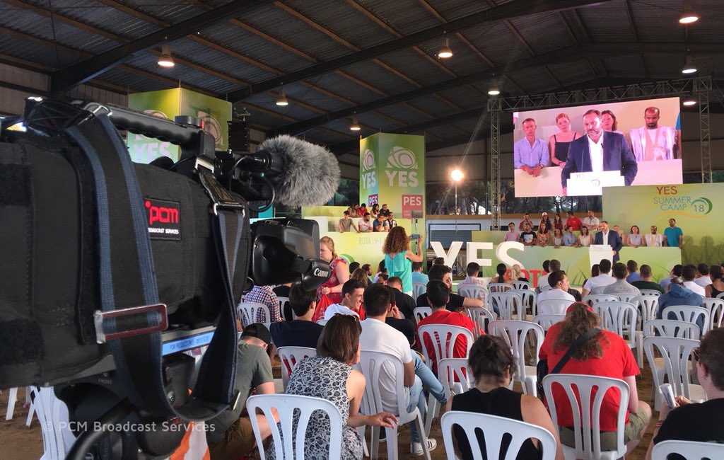 ProduccionesPCM's tweet photo. Cubriendo la clausura de #YESSummerCamp2018 de las @YESocialists y @JSE_ORG en #Rota para @CSurNoticias https://t.co/UeabRYY2wx