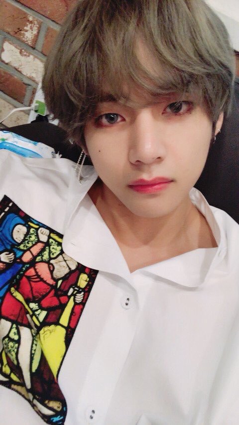 kim taehyung pics. tweet media