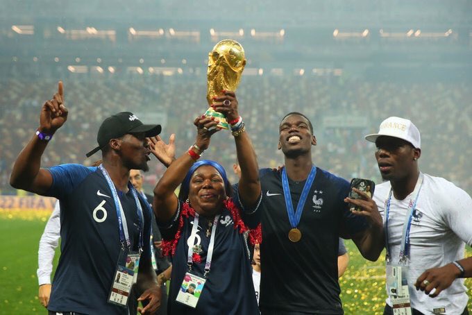 RinconDeLosPi's tweet photo. Pogba celebrando con Pogba mientras Pogba festeja https://t.co/jQL1qvHFGL