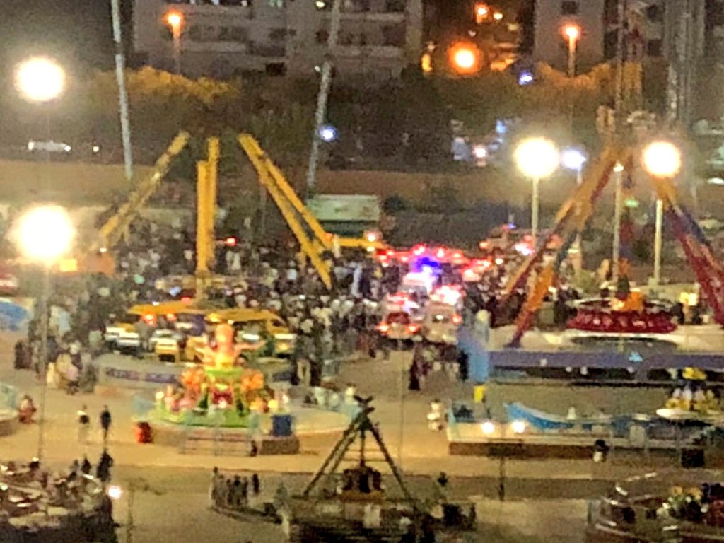 A 360° ride broke and 1 little girl died and some other kids got injured... Heights of irresponsibility.

May allah give their parents patience. Ameen
#askaripark