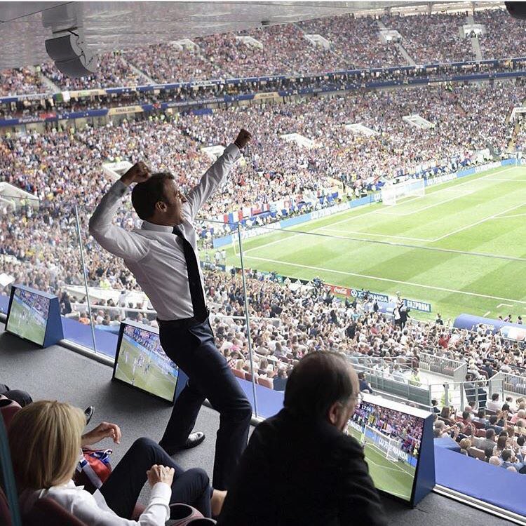 ⚽️⚽️⚽️⚽️Bravo les Bleus pour cette belle victoire!
Vous l’avez fait, vous êtes Champions du monde, la Coupe est française ce soir.
Merci pour cette belle fête que vous offrez à tout le pays ce soir.
#OnEstLesChampions 🎼🎼🎼🏆🏆🏆🏆🏆