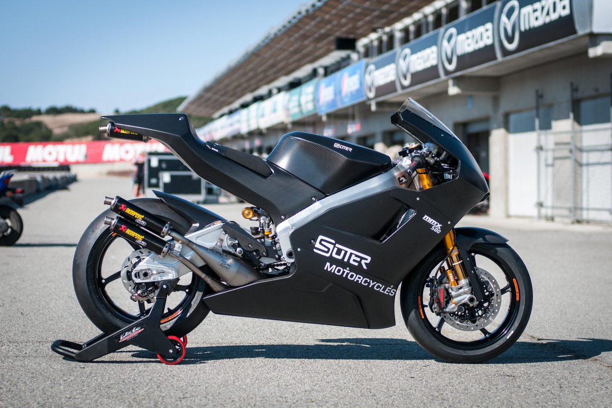 wxatgp500's tweet photo. Con tanto jubilar tantos pilotos jóvenes y/o válidos d MotoGP q ni caben en WSBK haría falta otro campeonato. 32 motos iguales en parrilla, cada una con su equipo técnico, repartidas x sorteo. Cada piloto con UN técnico propio. Las 'bichas', cualquiera d estas dos https://t.co/QzOSe1025R