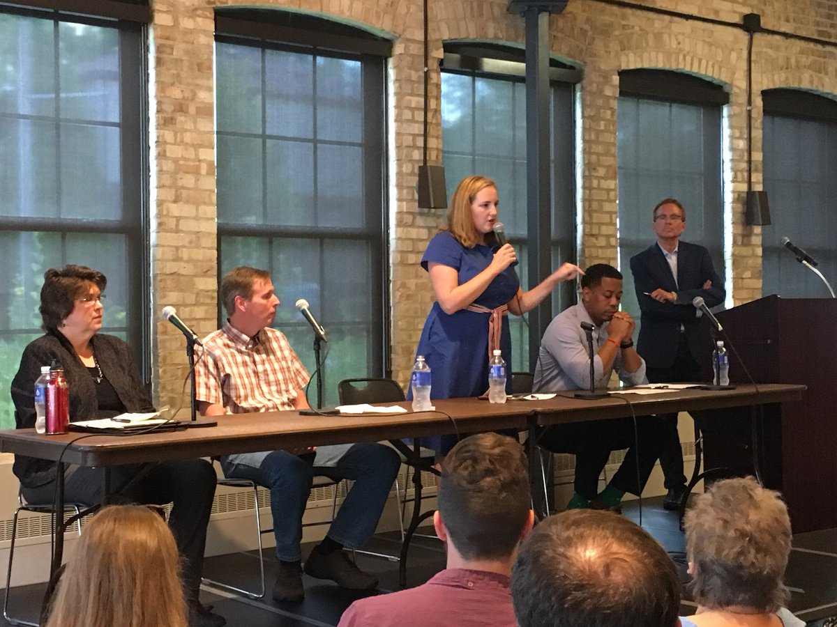 MariaLangholz's tweet photo. Phenomenal energy tonight at @WiChoose final four forum โ great to dig into the specifics on reaching 100% renewables, getting healthcare for all people, and increasing accessibility to quality education. #WIChoose #WiPolitics https://t.co/a50qxa5RMP