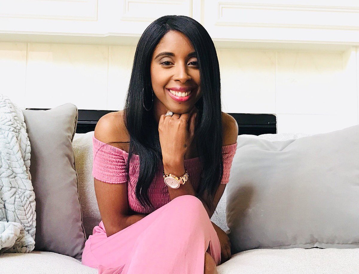 lillygoodman's tweet photo. Permite que La Paz de Dios calme tus dudas y su voz detenga la fuerza de tus miedos. Feliz y bendecida nueva semana para todos. LG❤️
#LillyGoodman
~
Let the peace of God calm your doubts and His voice break the strength of your fears. Wishing everyone a blessed new week. LG❤️ https://t.co/HgZ9CIZSN5