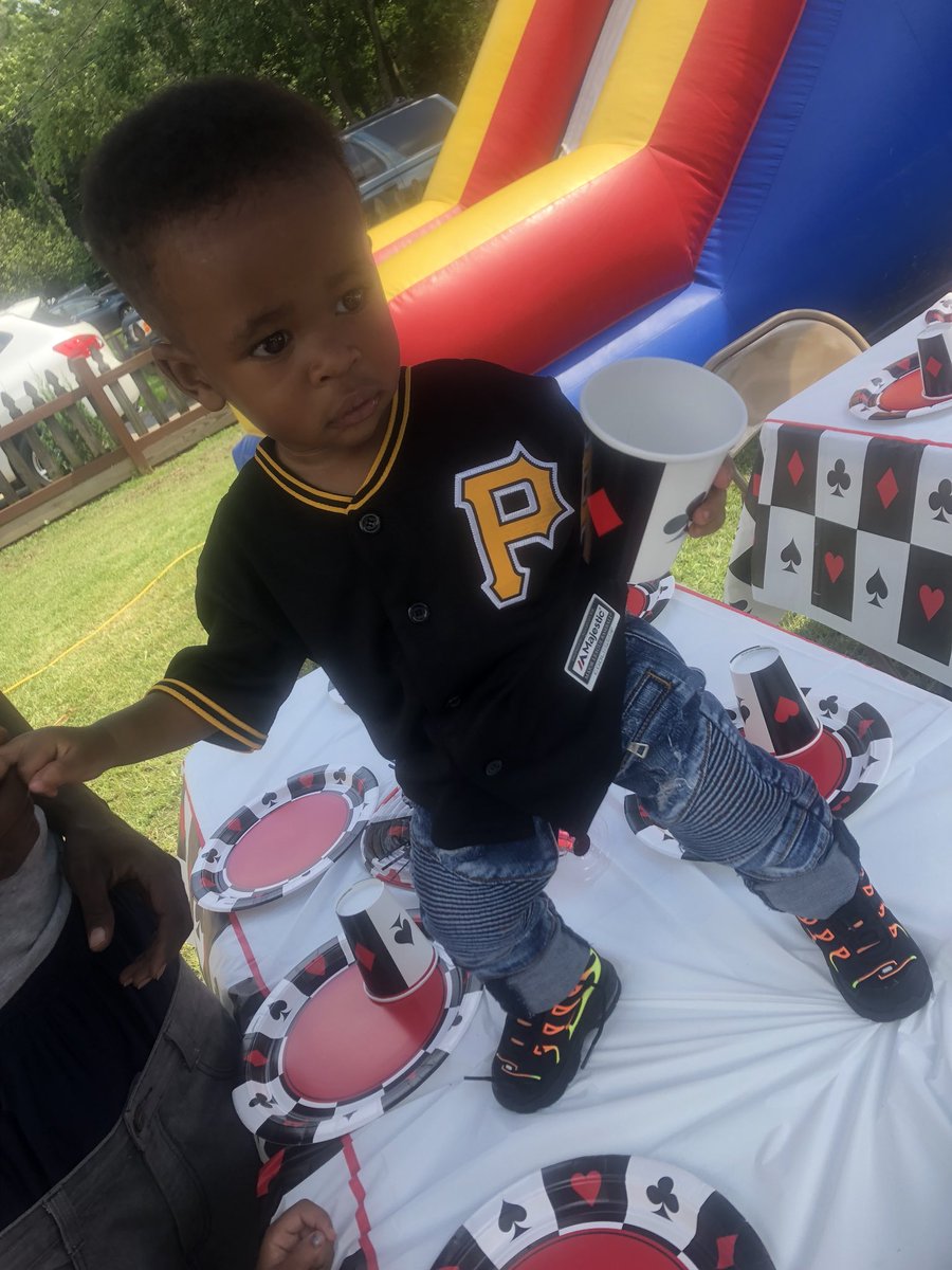 lacourt__'s tweet photo. Ace first birthday..🎉 https://t.co/7QMFP7AySh