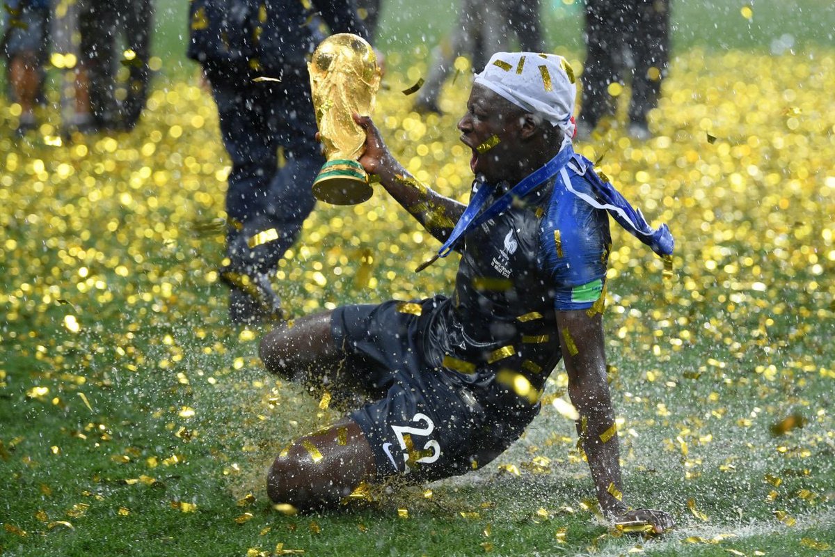 FootbalIhub's tweet photo. Mendy has won a premier league and world cup medal and has literally played 7mins all season! https://t.co/cov5Ae3x20