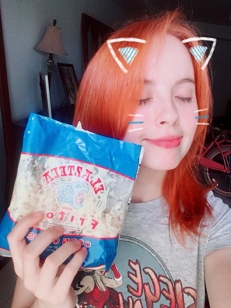 azulettecosplay's tweet image. Fritos del Azteca preparados con un chingo de desmadre por dentro, una de las razones por las que extraño Sonora cuando me voy 🐷