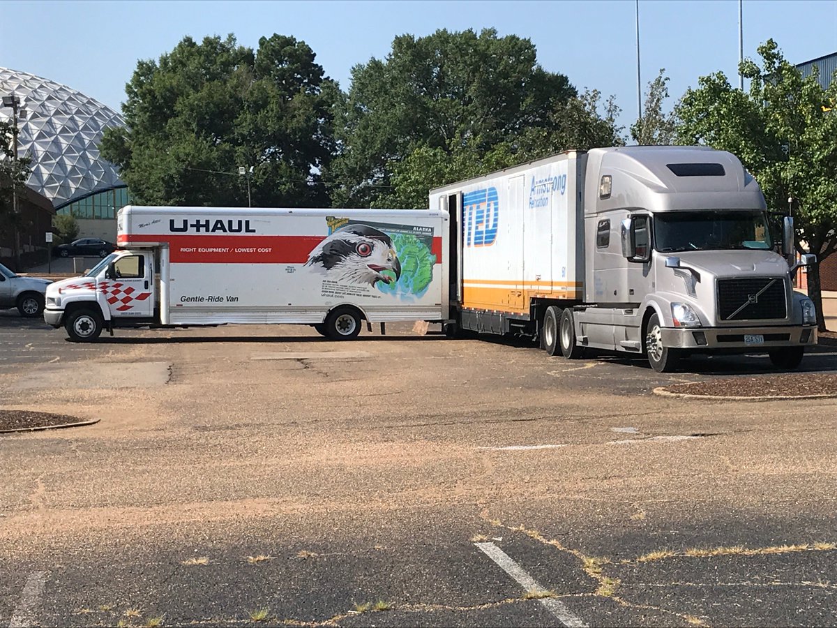DrBlakeThompson's tweet photo. We are moved in...meaning every box is moved in! Saturday: Trucks and boxes Sunday: Walk to church and rest. https://t.co/Wdn3f0etFG