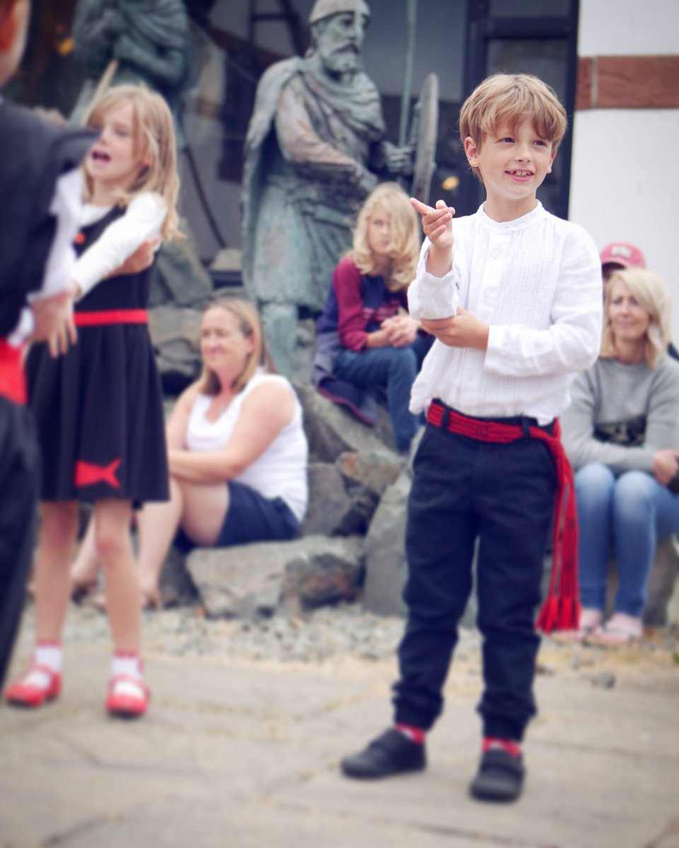 YnChruinnaght's tweet photo. Some of the excellent dancers who were in #peel today alongside other wonderful musicians & performers to give a great final day of #Celticgatheringiom 2018.
Gura mie mooar eu!
#isleofman #ourisland2018 #ourculture2018 #manxdance https://t.co/TkBHPIUcLR