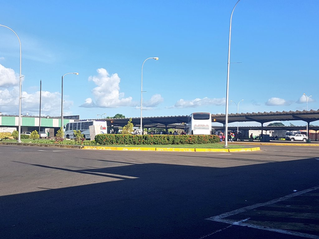 4:30 pm poca afluencia en nuestro terminal terrestre, sin embargo nuestros funcionarios están prestos y dispuestos al servicio de nuestra gente! #TrabajamosParaTi @AlcaldiaDHeres <a href="/comandosergioh/">Sergio Hernandez</a> <a href="/DinformacionH/">Información Heres</a> @TransporteGobVe
