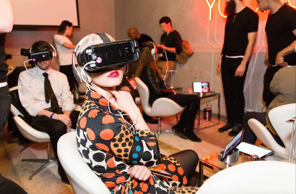 BeegEl's tweet photo. Happy Sunday! Get your #discounted ticket to "An Evening with Samsung VR Video" on July 19th! Discount ends at #midnight! #Samsung #Giveaways #Bites #Beverages #Raffle #Presentations #VRdemos Tickets and more info: https://t.co/FA5cr3GJw6 See you there! https://t.co/b1hOaNQRNq