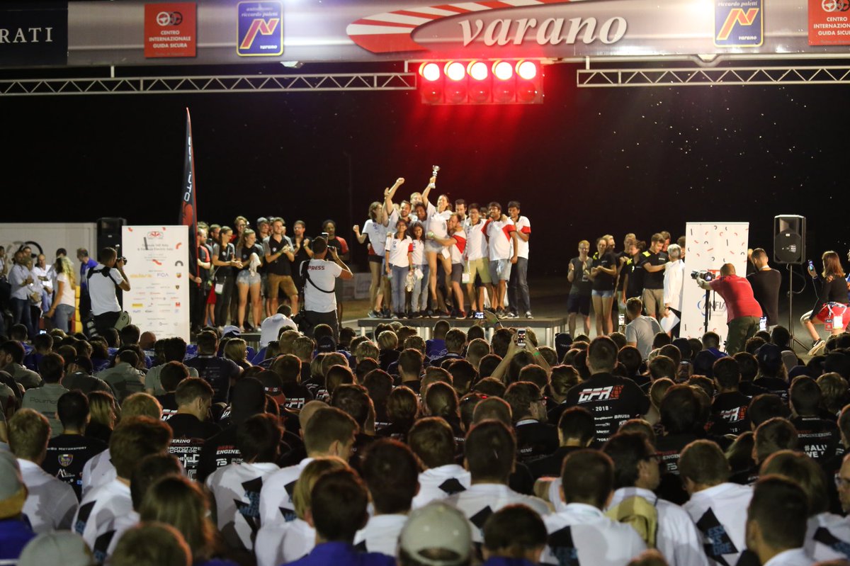 KA_RaceIng's tweet photo. +++ Update FS Italy - KIT18d +++
Here you can see them all together!
3rd KA-RaceIng e.V.
2nd @mucmotorsport
1st @amzracing
Only missing @Elbflorace 😪
#fsitaly #kit18d #karaceing #driverless https://t.co/0TikWiEfBO