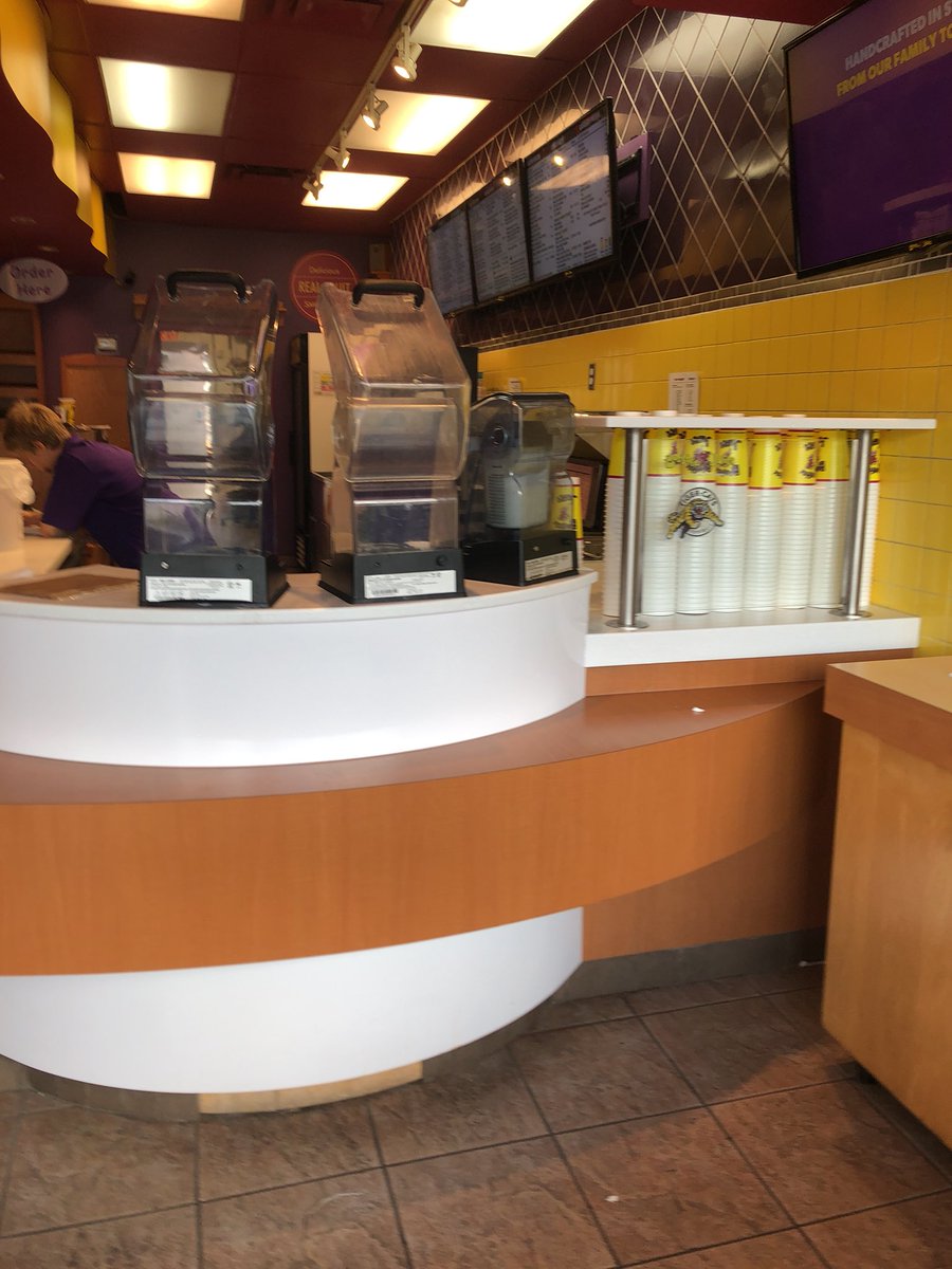ICE2018Team43's tweet photo. Smoothie time!! #fuelup #LazaridisIceSpring18 https://t.co/yXyCQmQVuL