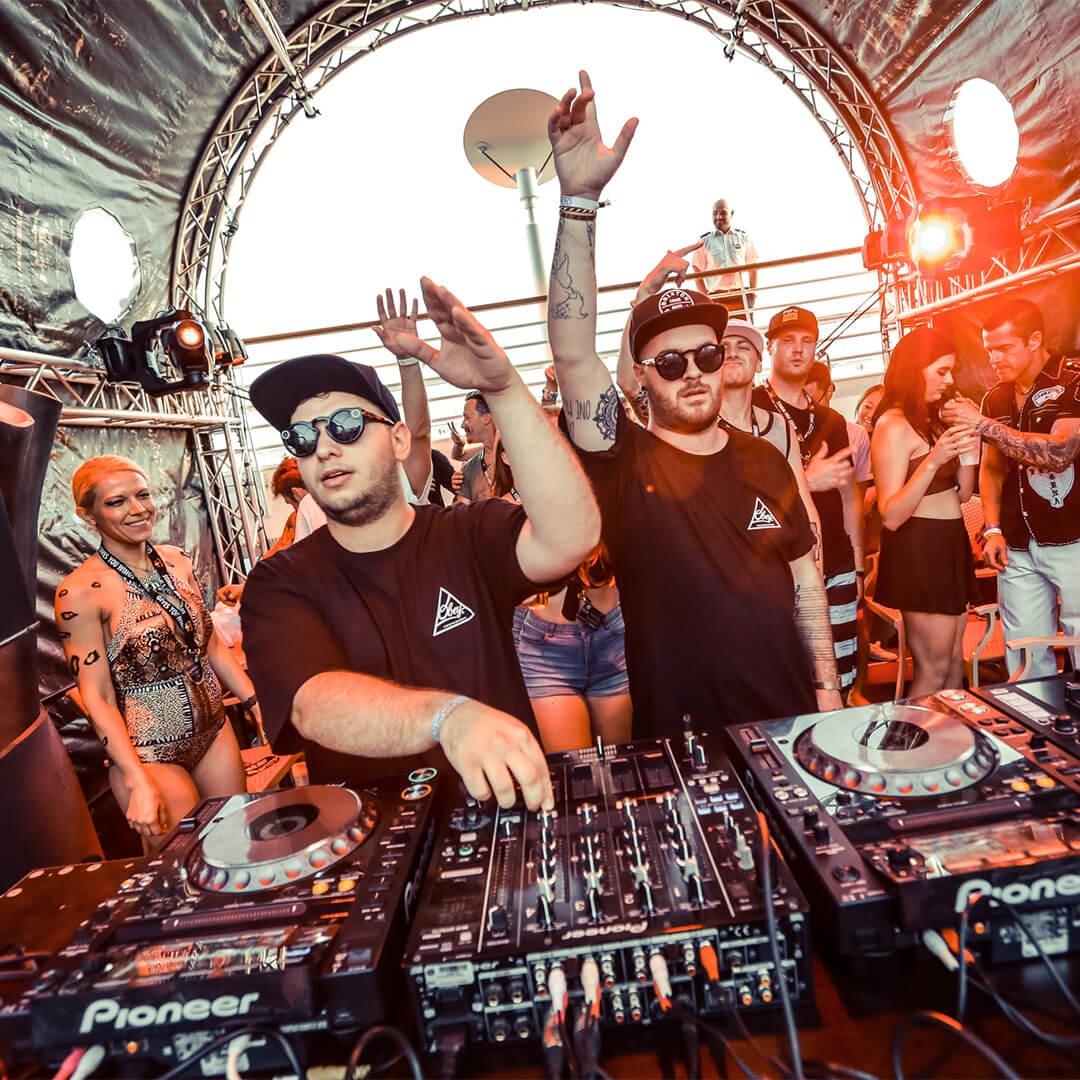 Shipsomnia tweet media