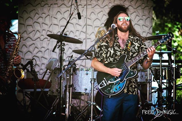FreioArtist's tweet photo. @diggindirtband jammin with eyes to the sky ๐@enchantedforestgathering in #California
.
..
...
..
.
Photo by @m_morahan
#californiamusic #festivalmusic #musicfestival #diggindirt #diglife #digginlife #tunes #soul #soulmusic #bluesmusic #freio #festiโฆ https://t.co/ZbTZyhxWSN https://t.co/pW3JC7bhs2