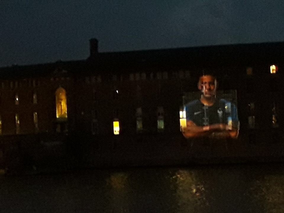 EmilionEsnault's tweet photo. @Toulouse célèbre les bleus 🙂 Bravo !
Un grand merci aux equipes de l’éclairage public de la ville pour leur réactivité ! https://t.co/LkJqyni5C2