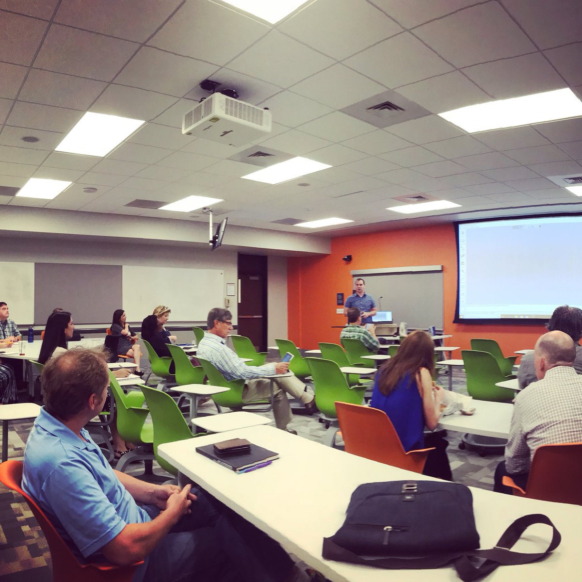 MUSCInnovators's tweet photo. Thanks Dr James Bezjian @Citadel1842 for presenting your 3D scanning technology at @MUSChealth https://t.co/iLUIHtU6cj