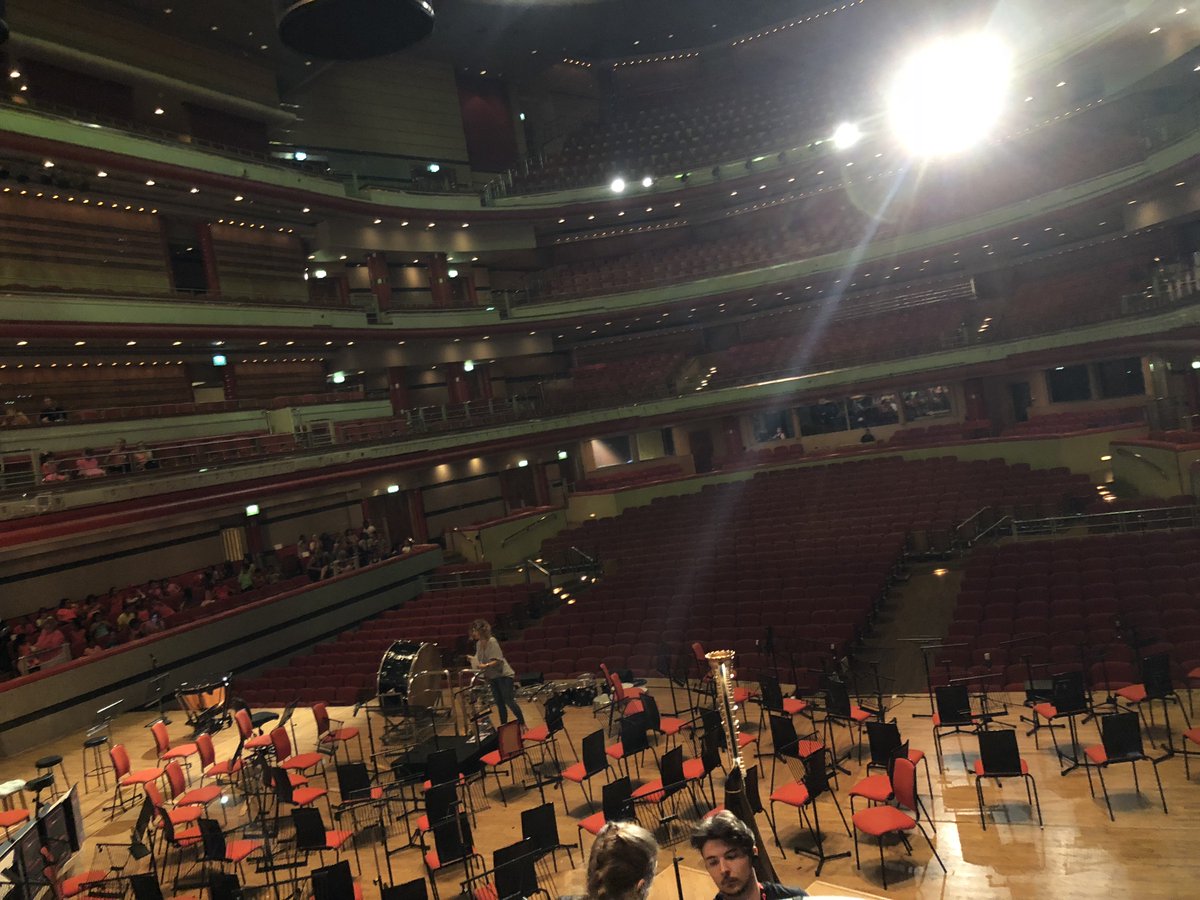 MinworthSchool's tweet photo. #youthproms, #s4emusic Minworth School Choir:) Well done, what a great performance! https://t.co/qHGjMajAvY