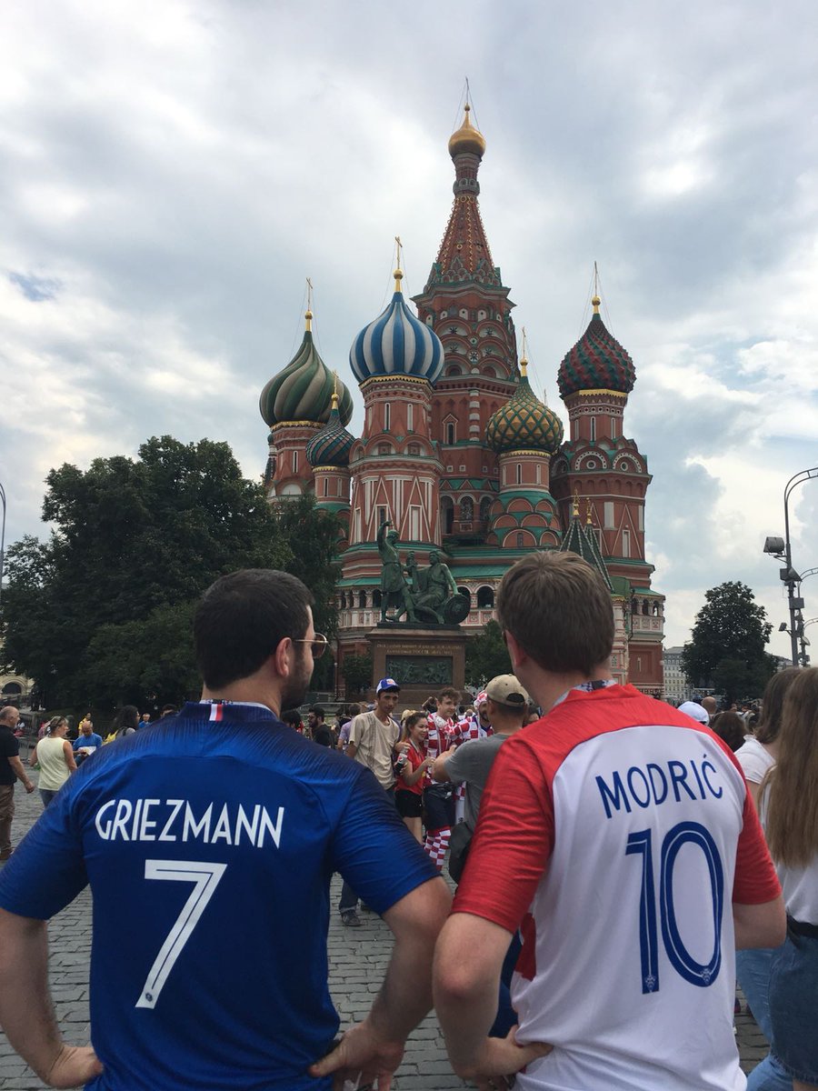 sportstudio's tweet photo. "Mach dir nichts draus Luka. Dir bleiben ja immer noch die ganzen Champions League-Titel..."
#FRACRO I #ZDFwm2018 https://t.co/fj2ap3aOzM