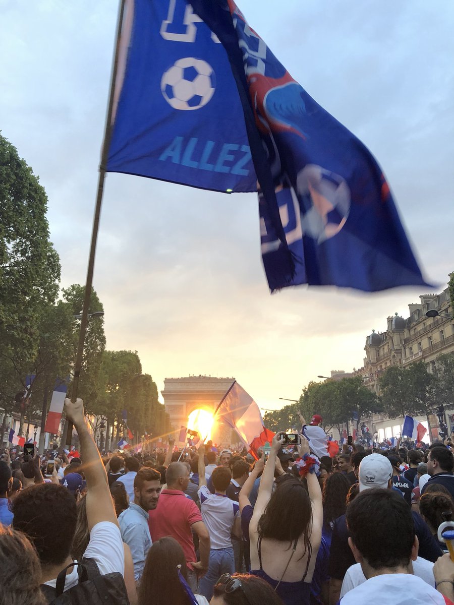 cxthy05's tweet photo. Champions du monde 🇫🇷🇫🇷🇫🇷🇫🇷🇫🇷🇫🇷❤️❤️❤️❤️ https://t.co/X3DSdySxam