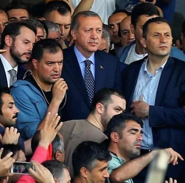 yesilmurat03's tweet photo. Bu millet...!!
hiçbir zaman tarihte anlatılan 
bir hikaye olmaya razı olmadı...!!
Şehid ve Gazilerinin kalemi ile...
Tarihi hep kendi yazdı... 
Sonunucusu ise; 15 Temmuz'dur...!!
Yazılan tarihin kahramanlarına Fatiha'larla.. https://t.co/ZdORrEgv32