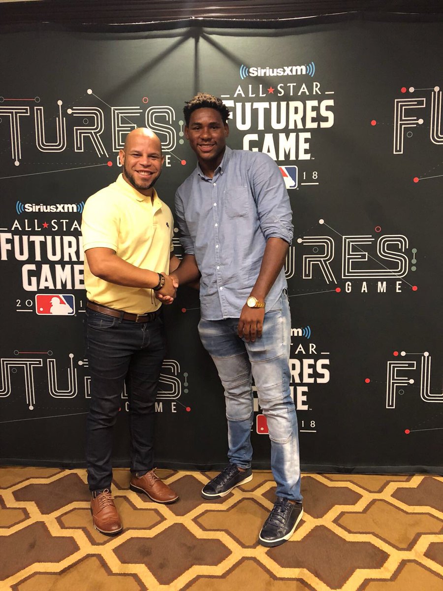 Oh hey Jorge 👀 #MLBFuturesGame #AllStarGame #jorgeguzman ⚾️