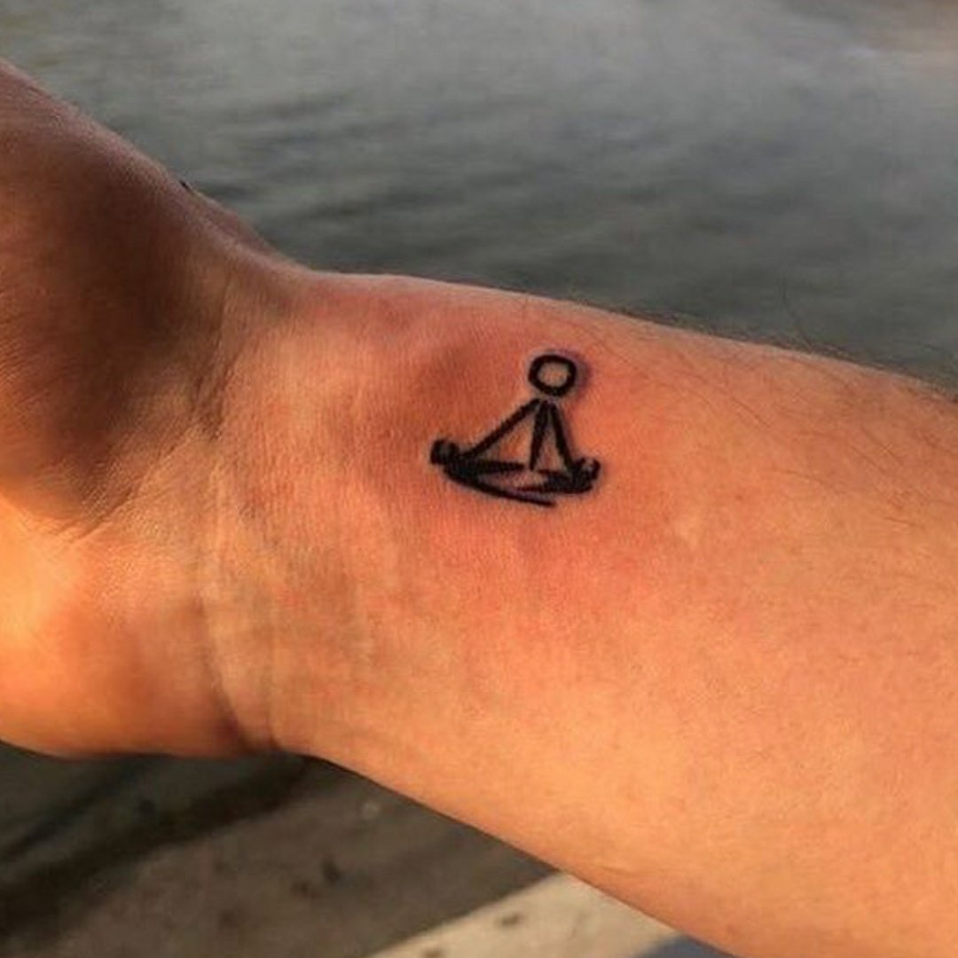 PortalSMBRA's tweet photo. Confirmado: a tatuagem de meditação/barquinho do Shawn é combinada com a de seu amigo de infância Brian! https://t.co/R5tFMHvk1q