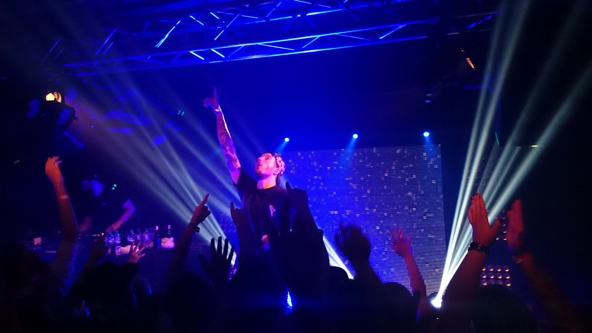__frechdax__'s tweet photo. Damals im Cassiopeia zu Berlin #catchcasper2 #casper @CASPERxOFFICIAL @drunken_masters https://t.co/ErhnkxdE3T