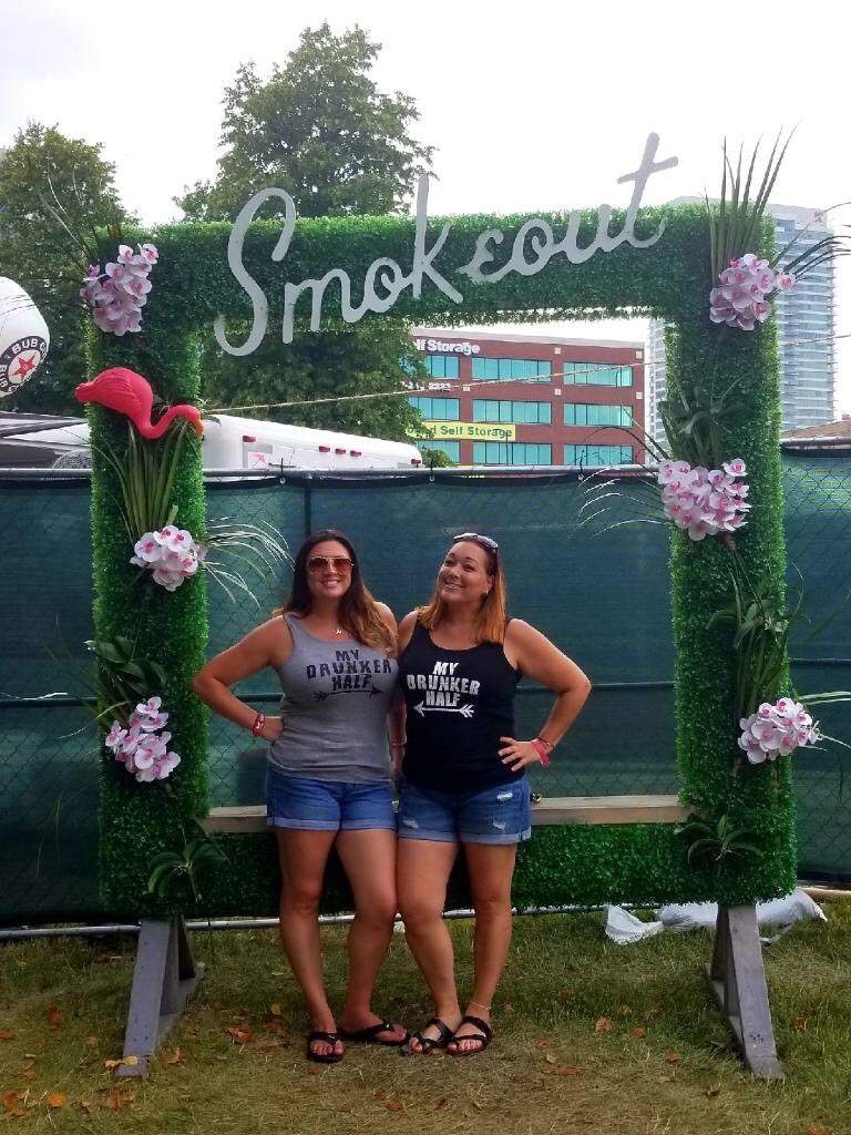 Waiting for <a href="/kanebrown/">Kane Brown</a> at #WindyCitySmokeout
