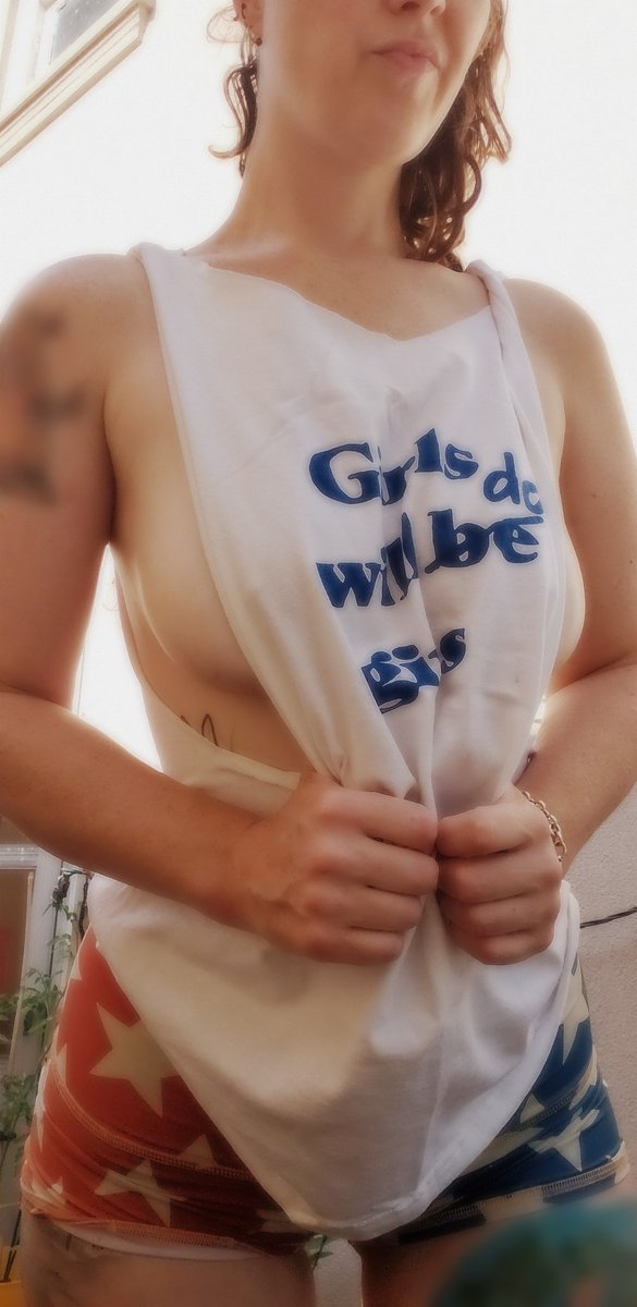 ReinaEast's tweet photo. My sweets, 

My week is busy but I have some availability during the daytime Mon-Thurs from 10a-1p &amp; evenings after 9p.

Let's make out.

#TorontoCompanion #kinky #gfe #MyOwnMuse 

#Rx https://t.co/9M8v9a4fJC
