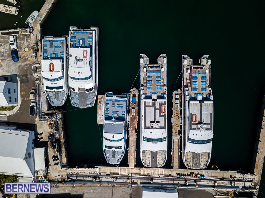 bernewsdotcom's tweet photo. Downward looking view of the ferries at Marine & Ports on a late Sunday afternoon.
#Bermuda #ForeverBermuda #BermudaFerry https://t.co/0axkF7vf9Y
