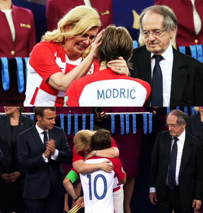 hazecarousel's tweet photo. Croacia tiene a Kolinda: Apoya el aborto, usó una camisa de la selección como una fan, sin importarle el código de vestimenta, no necesitó un paraguas y abrazó a cada jugador con un cariño increíble. Croacia ya ganó https://t.co/DAni4tPCUh