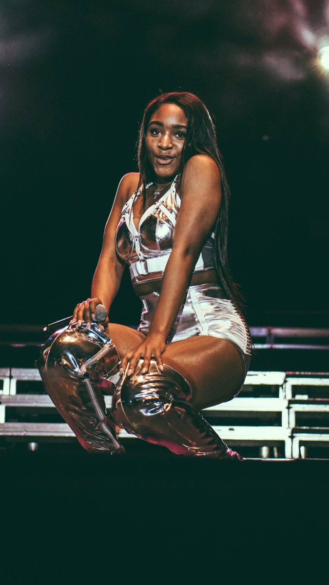 normaniarts's tweet photo. Normani on stage is art 🔥👀 https://t.co/sGS33PpcHA
