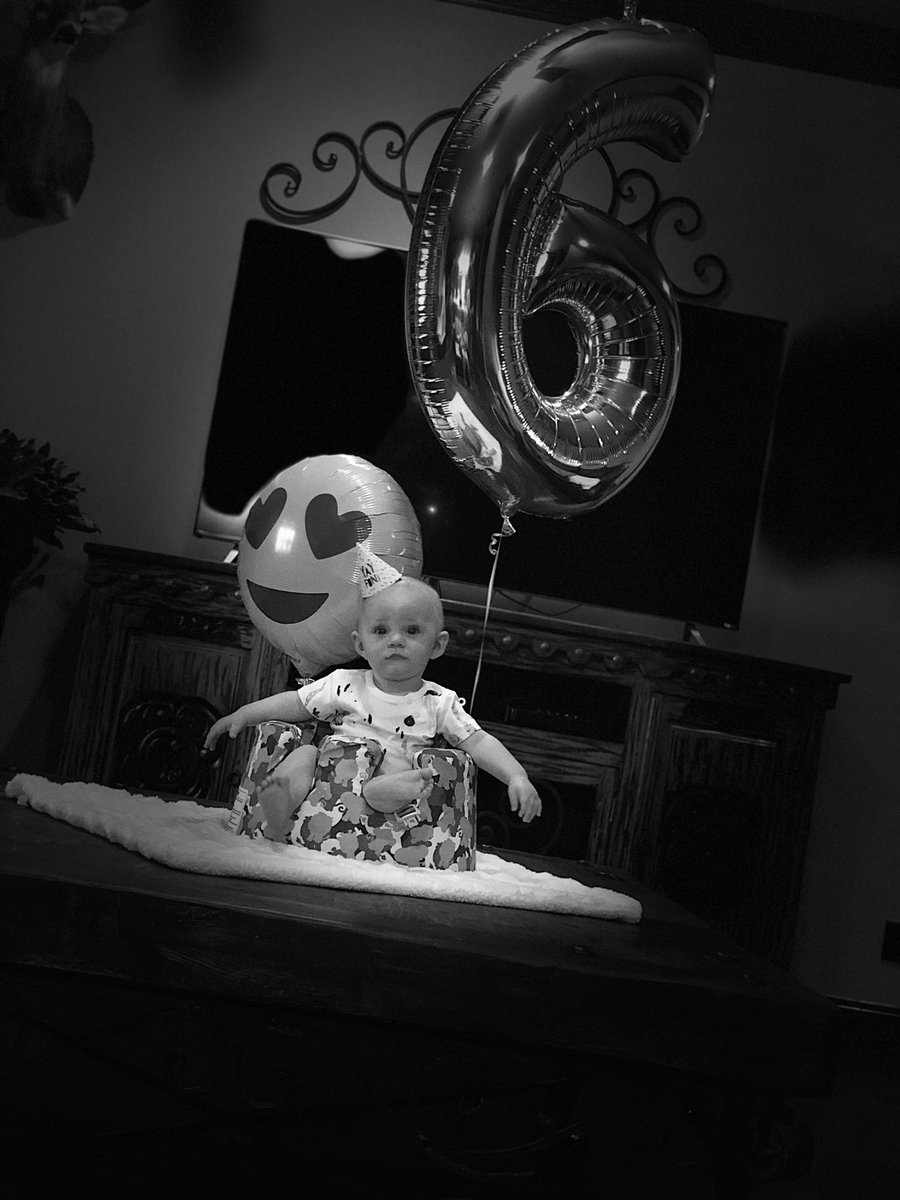 AspenAspent's tweet photo. 6 months already?😩 i love this baby more than life!💙💙 https://t.co/7YwIHLvj2m