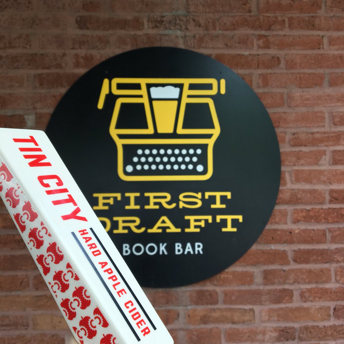 Just tapped <a href="/TinCityCider/">Tin City Cider</a> Poly Dolly Hopped Rosé Cider! Dry and delicious, the can has been a bar favorite for months. Happy to finally have it #ontap 🍎