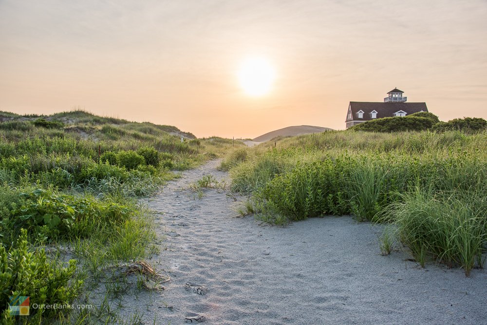 OuterBankscom's tweet image. Hazy morning in Nags Head #obx #outerbanks ow.ly/FaFf30kGXei