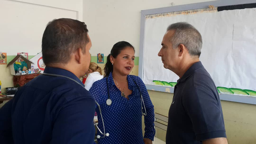 MoisesTovarP's tweet photo. Equipo de @tualcaldiatorbes apoyando la Jornada de salud en el 23 de Enero de San Cristobal, cumpliendo las líneas del presidente @NicolasMaduro nuestro Alcalde joven @robertolobot y protector @FreddyBernal @JauaMiranda @DrodriguezVen @dcabellor @ECOSDELTORBES https://t.co/rbaZ0cnwHL