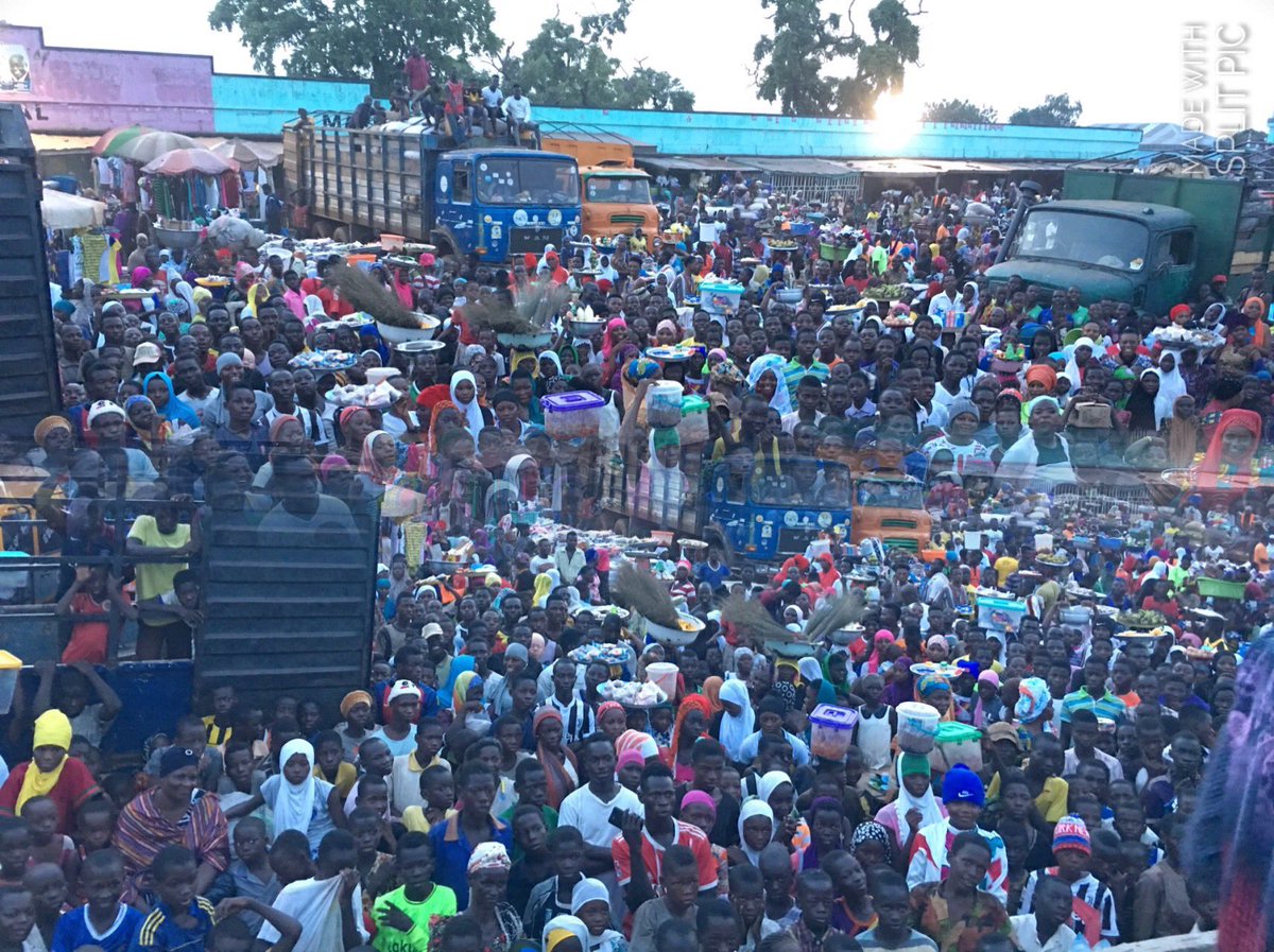 flawa_gaskia's tweet photo. Just wanna say thank u for d luv u guys showed me in Savelugu,even those who wanted to come buh couldn't come I say thank you.
Flawa Gaskia Market Tour,🙏🙏🙏
#Gaskia_Movement
#Cheers_Condom
#Ambassadors https://t.co/ZdLfThDYts