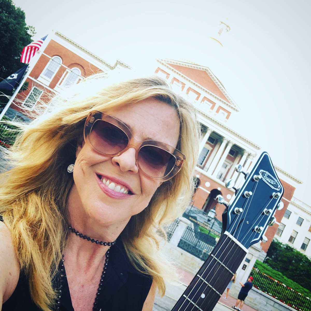 catdailmusic's tweet photo. #Boston -My #Supro & I are in you🎤🎸#shortset @b6lounge on #beaconhill #tonight 💫💛🥊#newsongs #bestnewmusic #singer #songwriter #guitariste #guitarista #bostonuncommon #statehouse #commonwealthrock #indiemusic #sundayeve #fightforlove #luckymagnet https://t.co/JEipvEq8cG