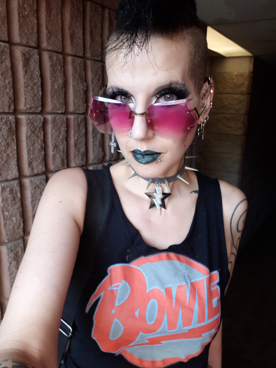 Bowie Babe. #Bowie #BowieForever #DavidBowie #goth #gothgirl #SundayFunday