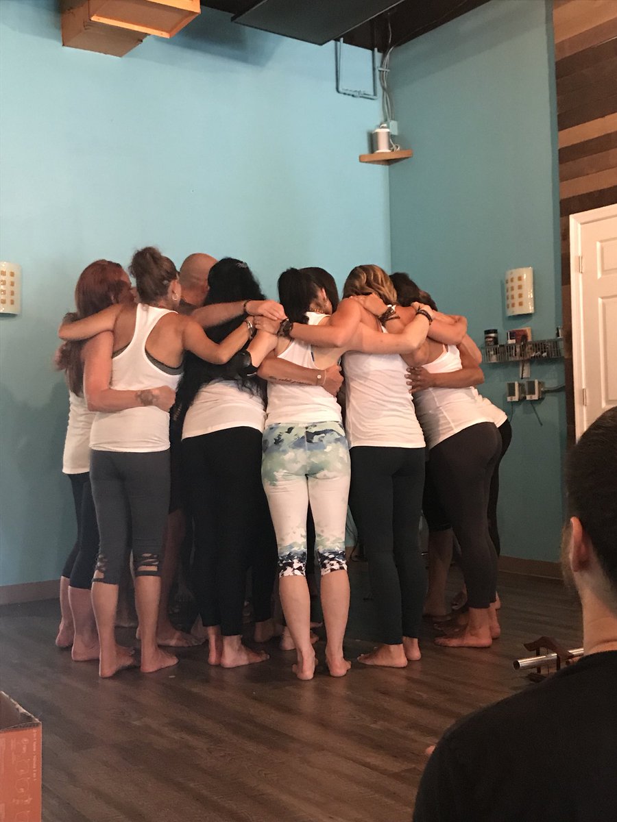 sbaldwin109's tweet photo. Congratulations @jilllianbaldwin for completing your yoga teacher training. You amaze me and I am so proud of you!!! Thank you Candice  for supporting her all the way!! ❤️ ✌🏻🧘🏼‍♂️ #namaste #yogalife https://t.co/0u5APrI1rp