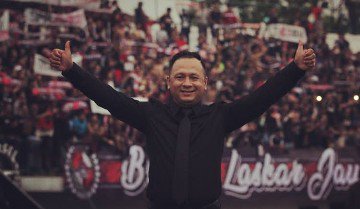Terima kasih atas dedikasi dan cintamu pada club' kebanggaan kami... 
Selamat tinggal coach <a href="/CoachRickyNel/">Coach Ricky Nelson</a> , suksesss ....