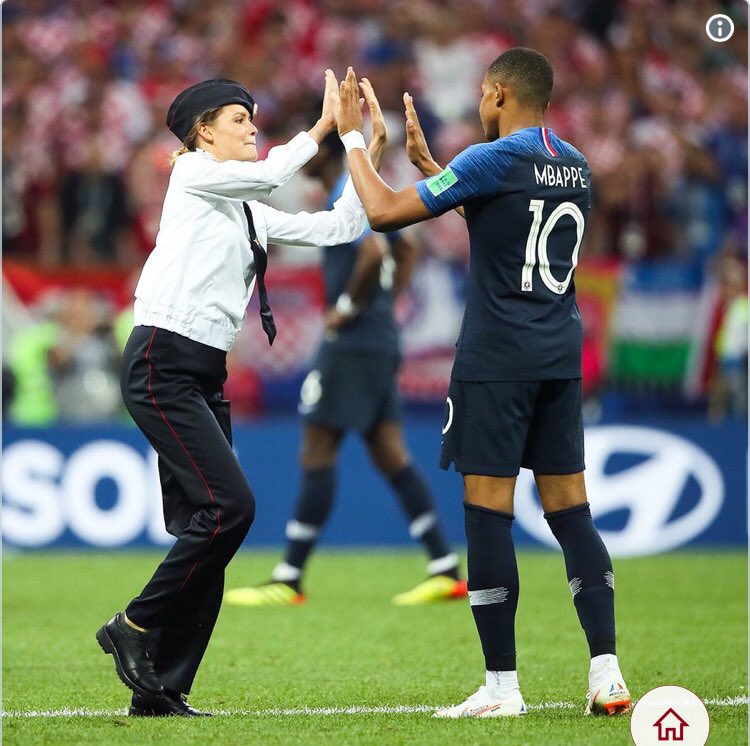 Mob_Ind's tweet photo. Der Preis für einen sehr launigen Artikel zum #WorldCupFinal geht diesmal an #NTVWorldCup2018. Auch wenn die Jury von https://t.co/1Wna8Nd7Qd nicht ganz objektiv ist (Schwester @e_Message_DE).
🥂👉#eCityruf & #Alphapage For #Deschampions
A https://t.co/TmcgrufKZI
#FRACRO #IoT https://t.co/wWQy07mwDq