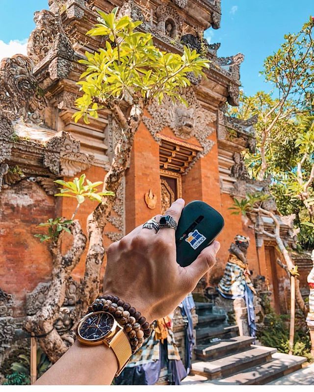 flytpack's tweet photo. How I stayed connected online during #WanderLarbs Bali, Indonesia trip? Say hello to my travel ‘must have’ buddy @flytpack pocket wifi!
•••
Use my code “FLYTPACKLharby” for Php100 off on your total bill. ✨
#FlytpackHelps #FlytpackSolves
•••
- @iamlarbs https://t.co/76AqVbtbB8