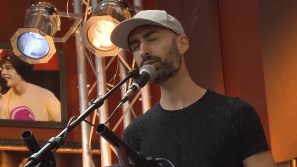 TingWu1982's tweet photo. I went to YouTube to watch Troye Sivan videos only to find that I am wayyyy more attracted to his keyboard player in the back.😅😅 Just love watching him play and sing!! 👀 Hope there’ll be more videos of him playing or singing! 😍 And he is #MikeSchmid ❤️ https://t.co/PlCh07jPaY
