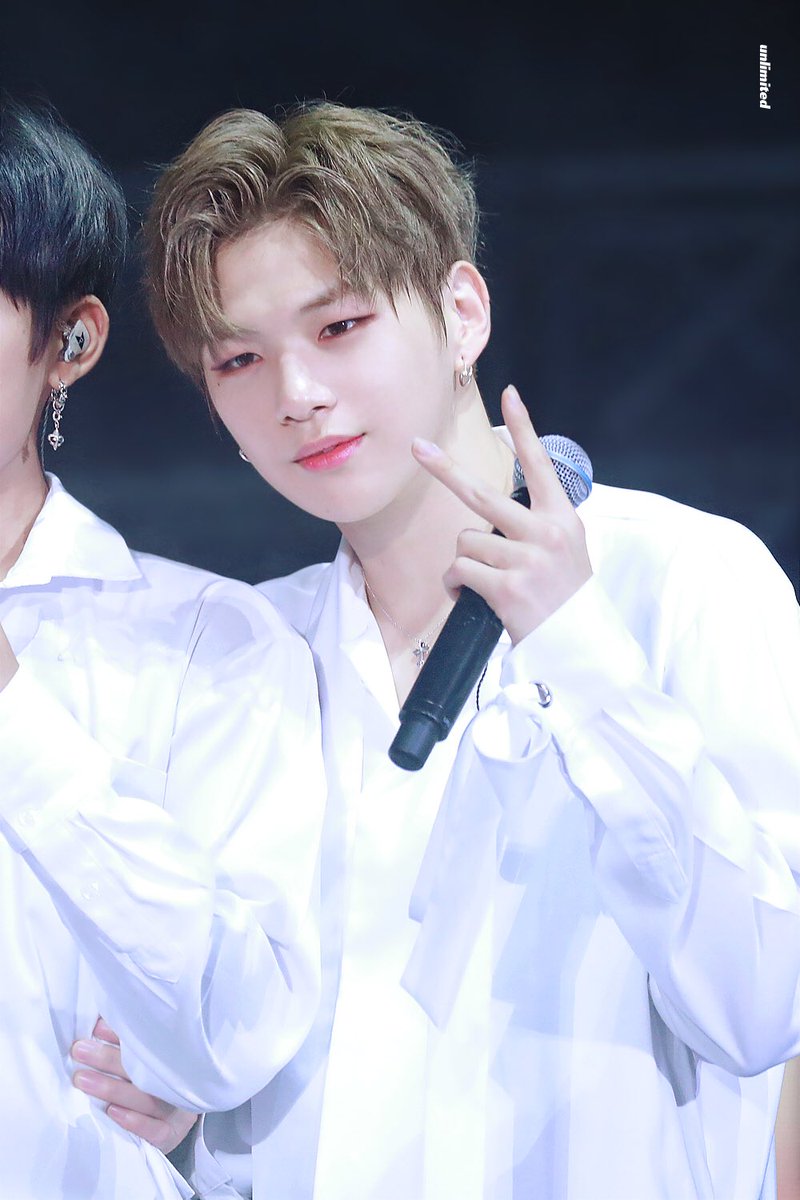unlimited_dn's tweet photo. 180715 먼데 너무 잘생겻셔..( ˃̣̣̣̣̣̣o˂̣̣̣̣̣̣ ) #강다니엘 https://t.co/sMOgaTNbo3
