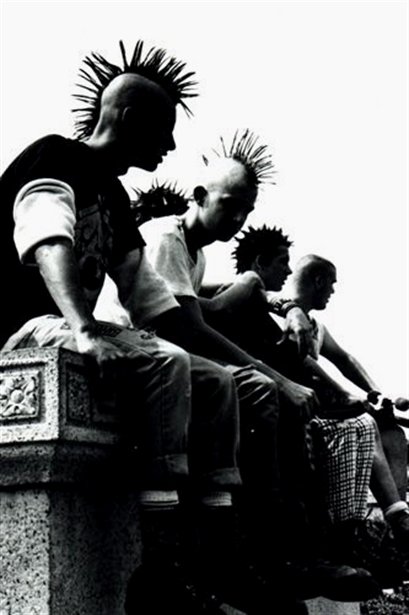 x_PunkForLife_x's tweet photo. #punk #punkrock #punksnotdead #punkrocker #punks #punkstyle #punkrockers #oldschoolpunk #staypunk #punklife #punkforever #punkmusic #punkbands #punknotdead #streetpunk https://t.co/DpCDMUnGd2